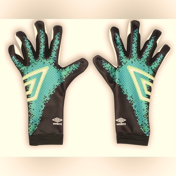 umbro Other - Umbro - Junior Neo League Goalkeeper Gloves, Black/White/Teal. Size 5. ￼